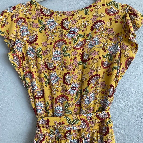 Anthropologie Sanctuary Romper Size Large Yellow Sunrays Button Front Floral - Picture 10 of 11